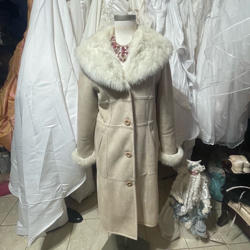 New???Luxurious coat